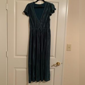 Urban Outfitters Emerald Green Pleated Midi Cocktail Dress. Size Medium.